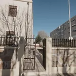 Albina's Guest House, Em Leca, A 500m Da *