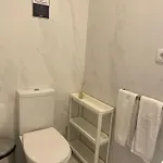 Albina's Guest House, Em Leca, A 500m Da