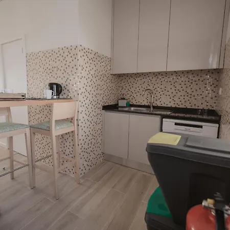 Apartament Albina's Guest House, Em Leca, A 500m Da