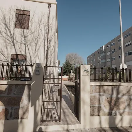 Albina's Guest House, Em Leca, A 500m Da *