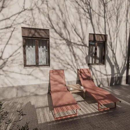 Albina's - Private Patio And Garden - 5 Min Walk To Beach!