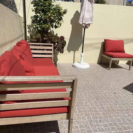 شقة Albina's - Private Patio And Garden - 5 Min Walk To Beach!