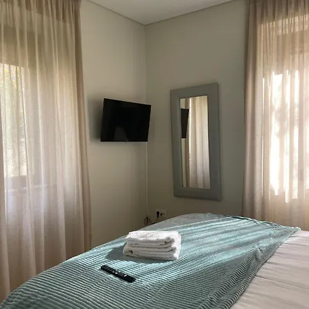 Albina's - Private Patio And Garden - 5 Min Walk To Beach! *