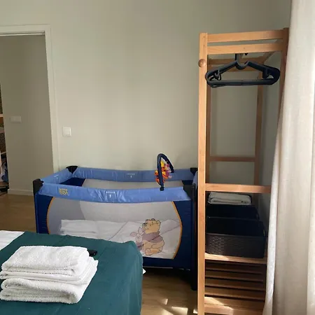 Albina's Guest House, Em Leca, A 500m Da *