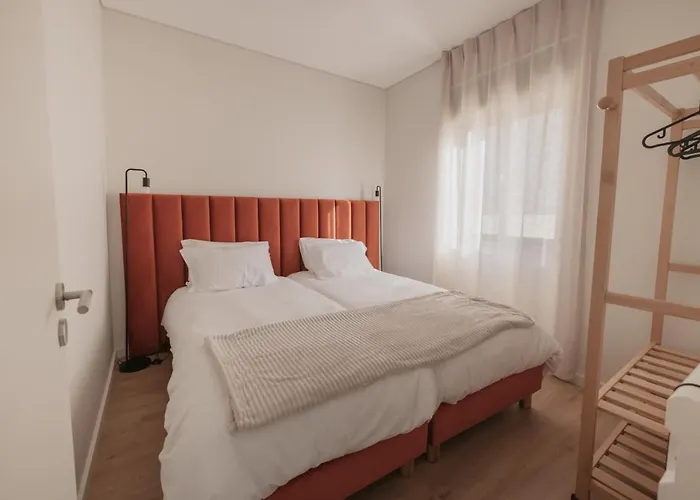 Albina's Guest House, Em Leca, A 500m Da