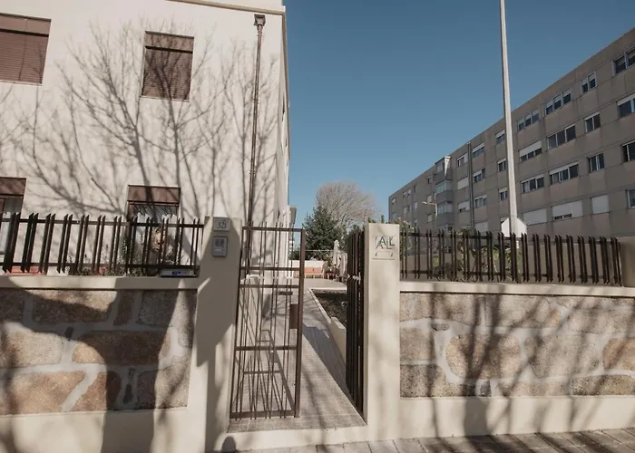 Albina's Guest House, Em Leca, A 500m Da *