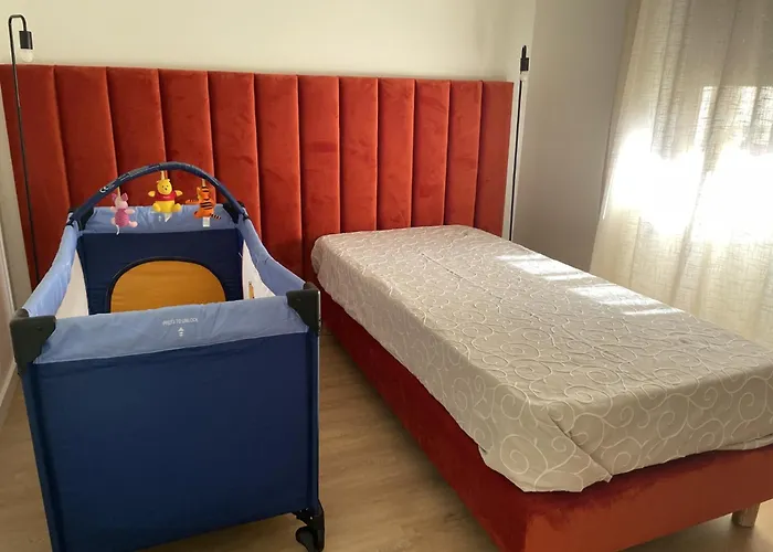 Albina's Guest House, Em Leca, A 500m Da