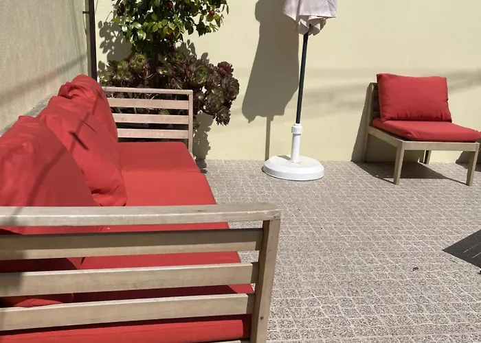 Apartment Albina's Guest House, Em Leca, A 500m Da