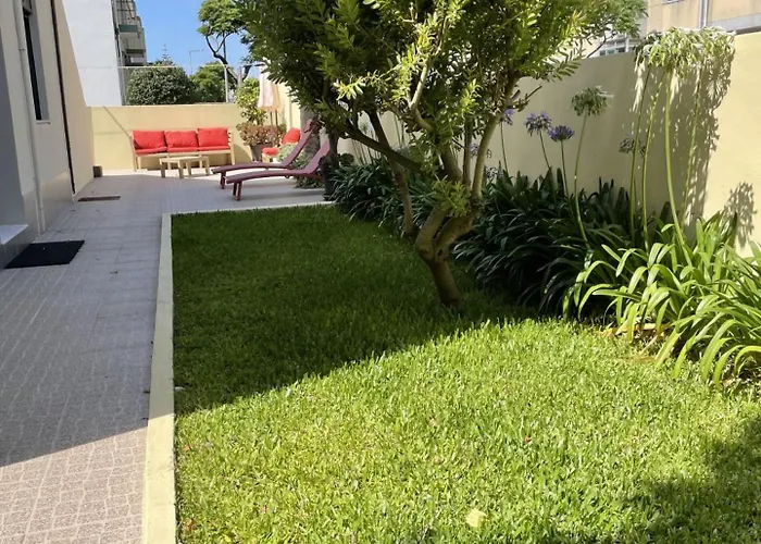 Albina's Guest House, Em Leca, A 500m Da 레카다팔메이라