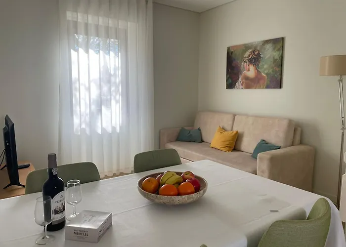 Albina's Guest House, Em Leca, A 500m Da 아파트