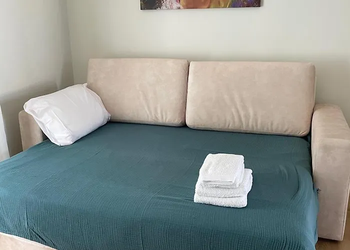 Albina's Guest House, Em Leca, A 500m Da Apartment